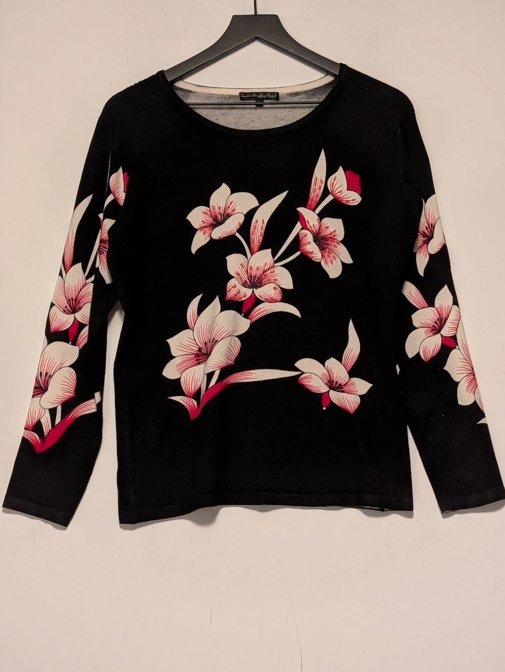 Pierre Feminine Black Floral  Long Sleeve Sweater Women’s Med Church Work Style